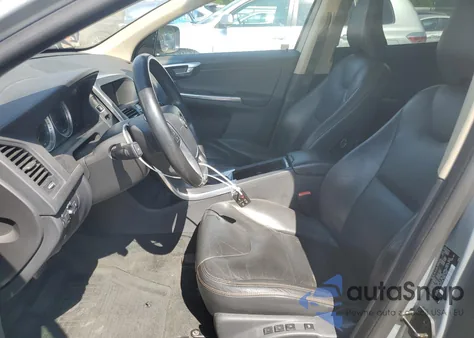 2013 Volvo Xc60 T6 z USA, uszkodzony, nr VIN YV4902DZ3D2435789